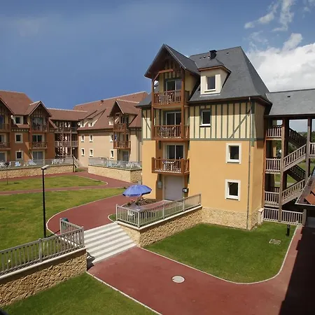 Odalys La Ferme De Deauville 3* سانت أرنولت